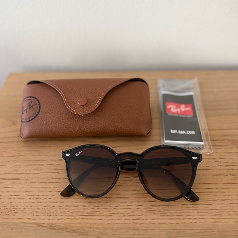 Ray-Ban Black Sunglasses with Brown Case (never worn)